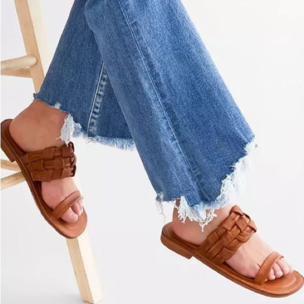 Free People Winding River Leather Slip On Sandal size 7